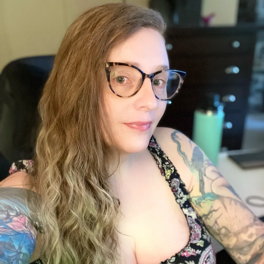 littlemxsurly.yharnam.singles's profile picture