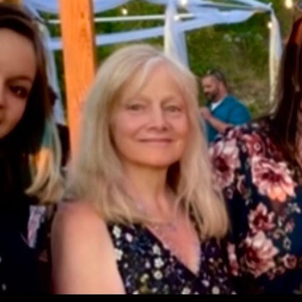 debfly.bsky.social's profile picture