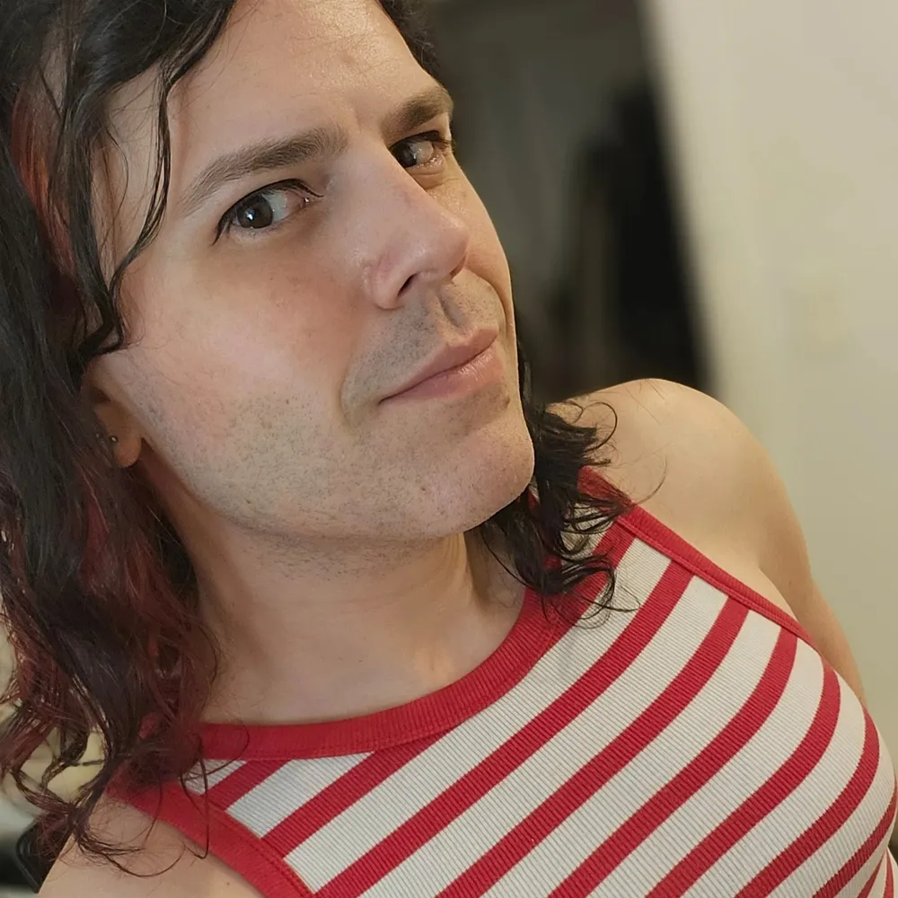 commandzoe.bsky.social's profile picture