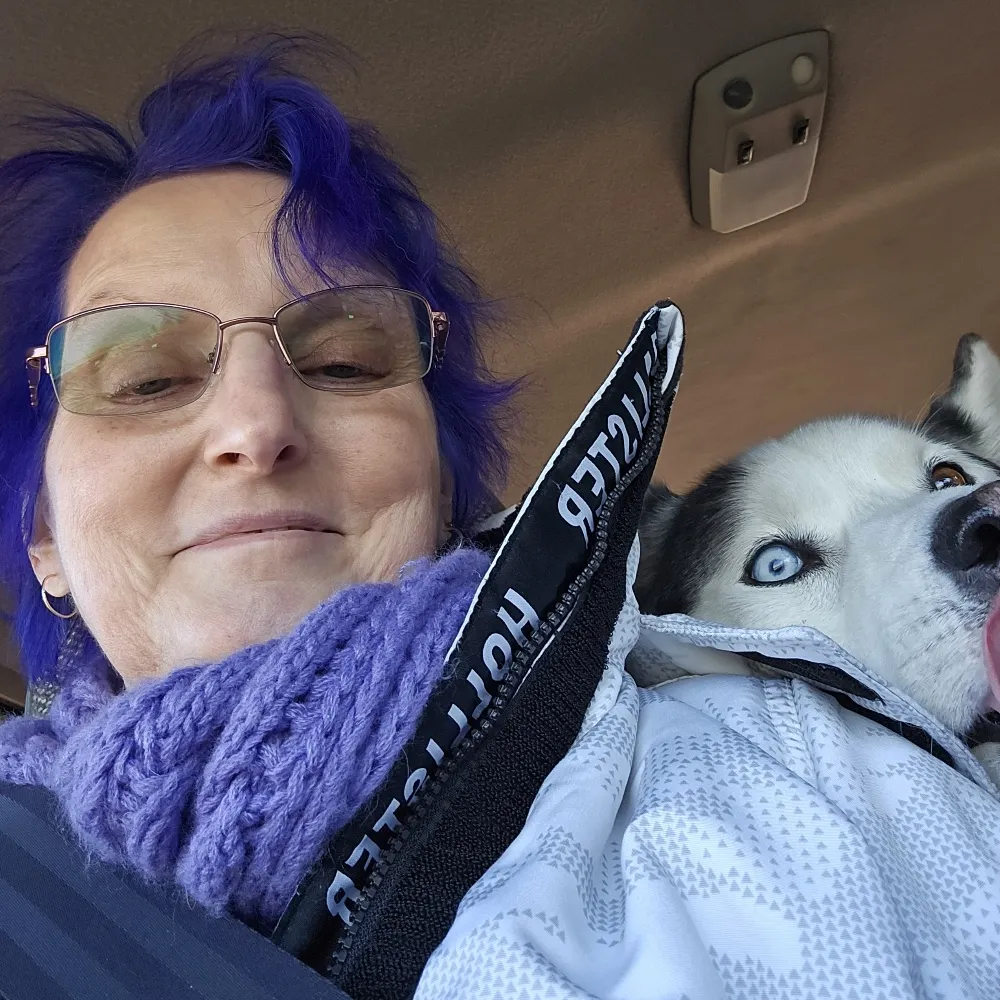 fridaygothmom.bsky.social's profile picture