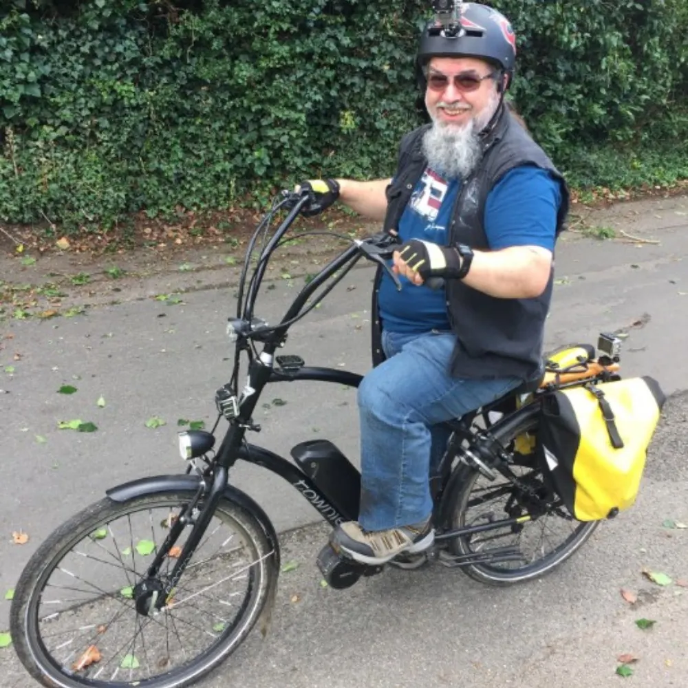 2-wheeled-wolf.bsky.social's profile picture