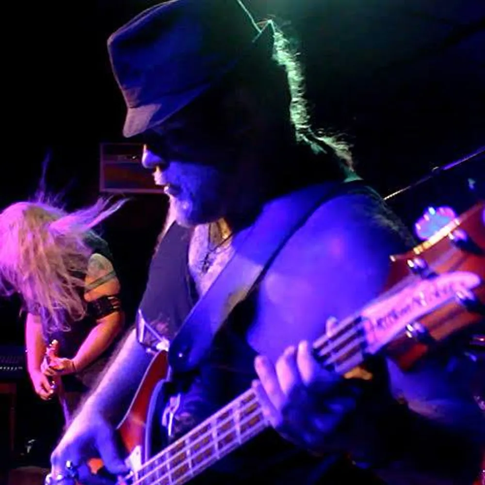 rockmondo.bsky.social's profile picture