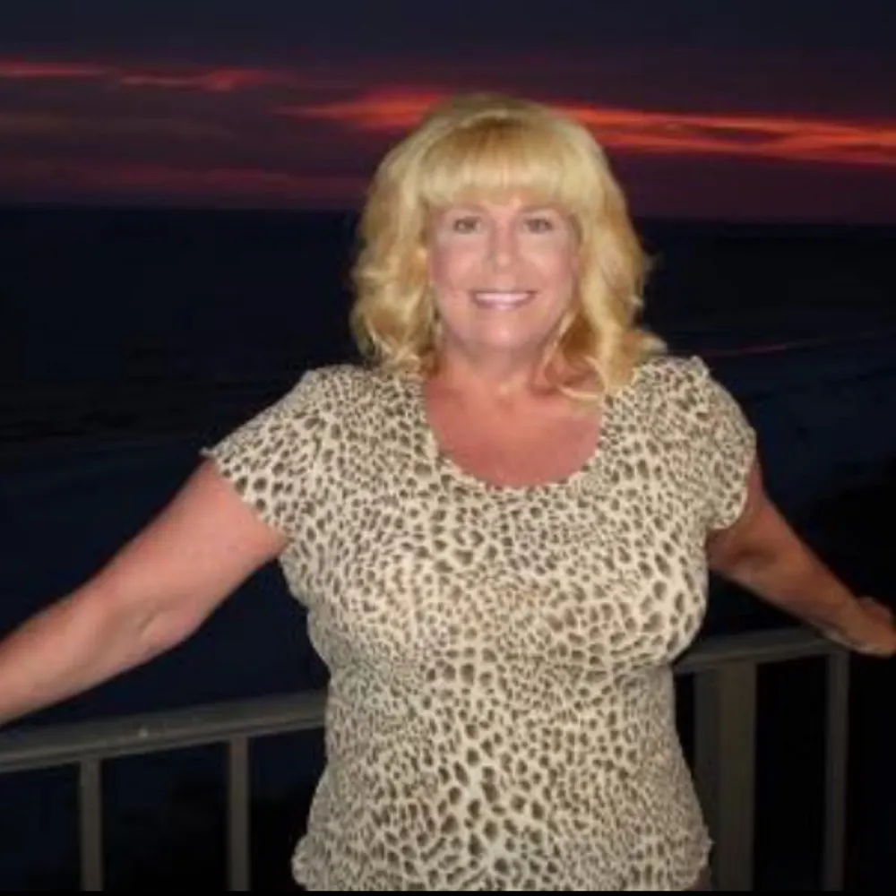 theresareloveution.bsky.social's profile picture