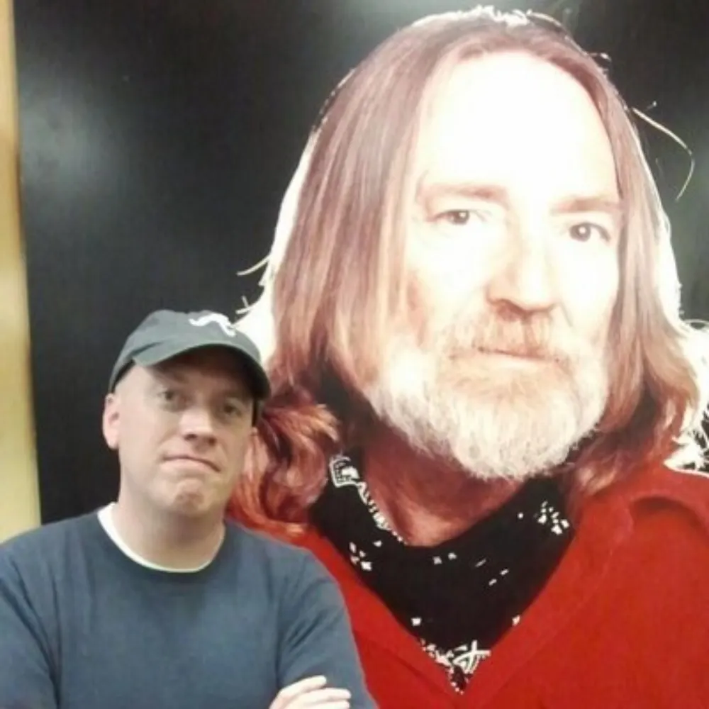 sharkfinhat.bsky.social's profile picture