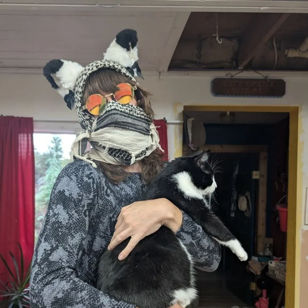 echomary.bsky.social's profile picture