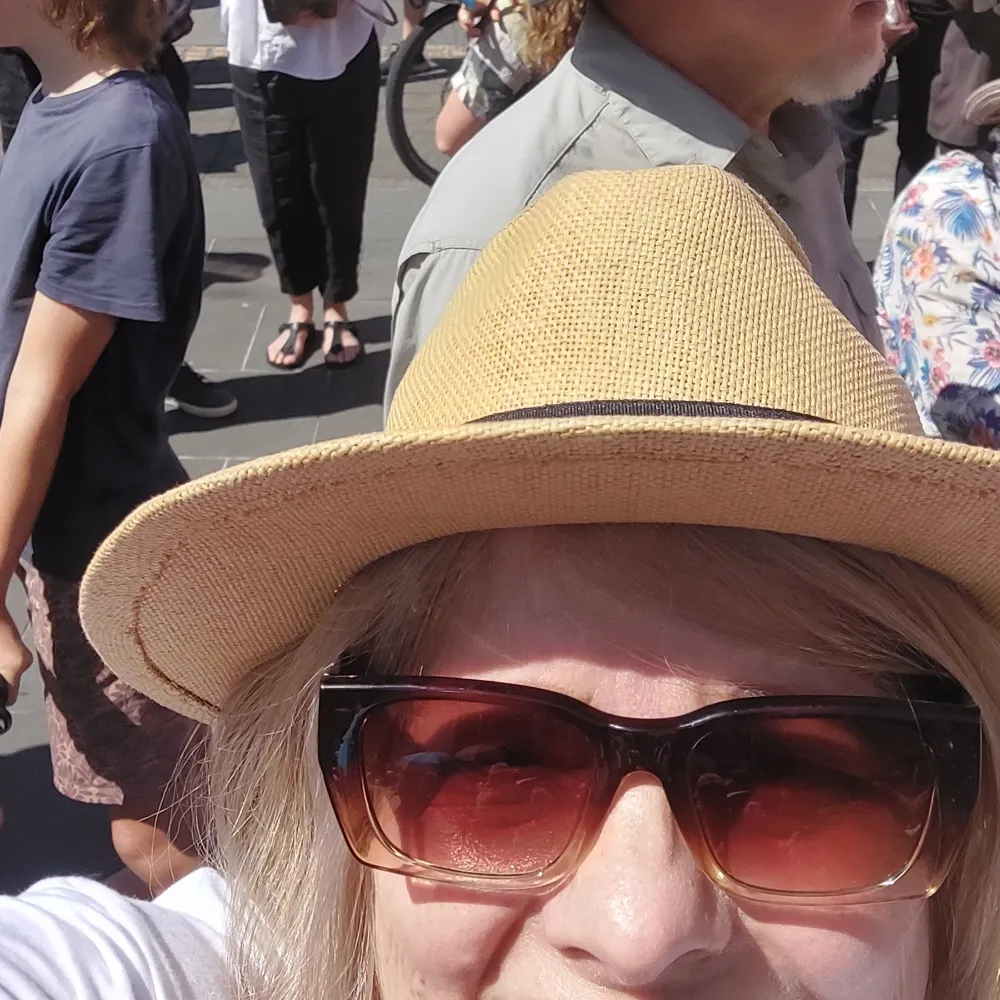 reneeb-1964.bsky.social's profile picture