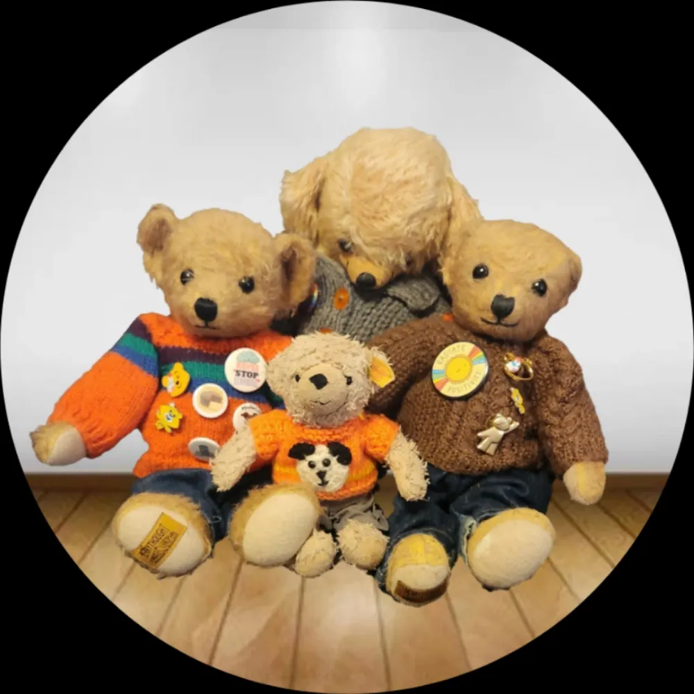 thehughouse.bsky.social's profile picture