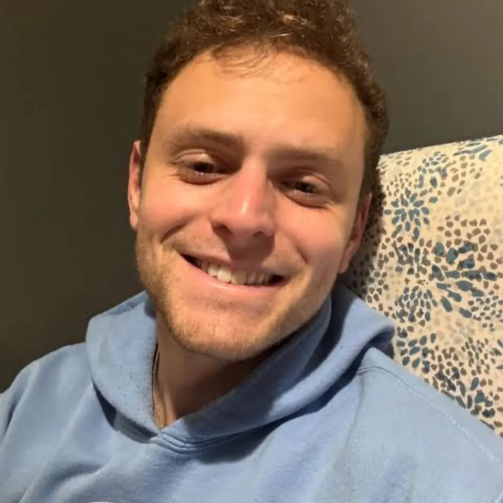 aaronparnasfanpage.bsky.social's profile picture