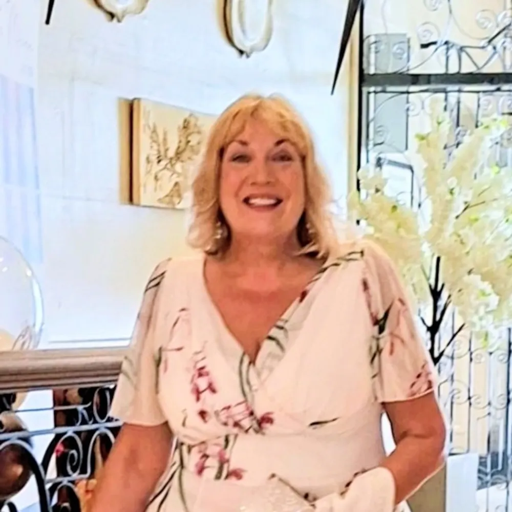 theambrose.bsky.social's profile picture