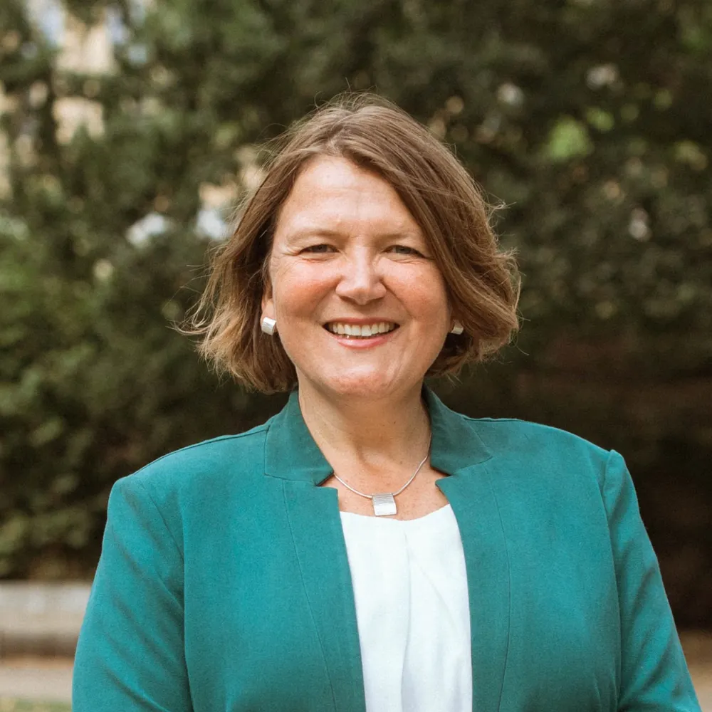 elliechowns.bsky.social's profile picture