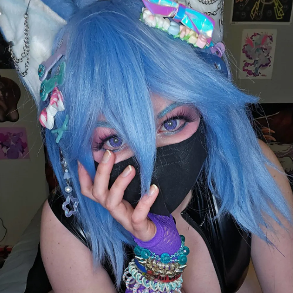 zirconwolfdog.bsky.social's profile picture