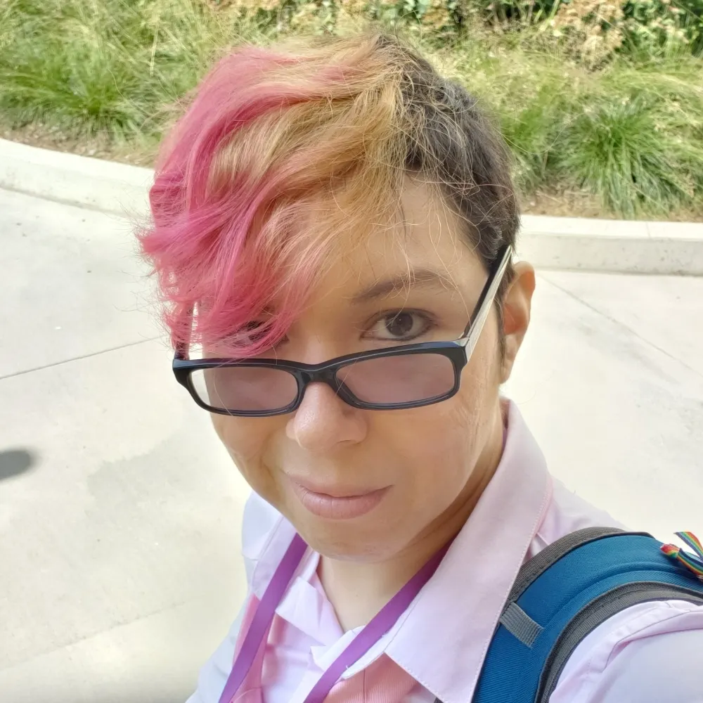 joannablackhart.com's profile picture