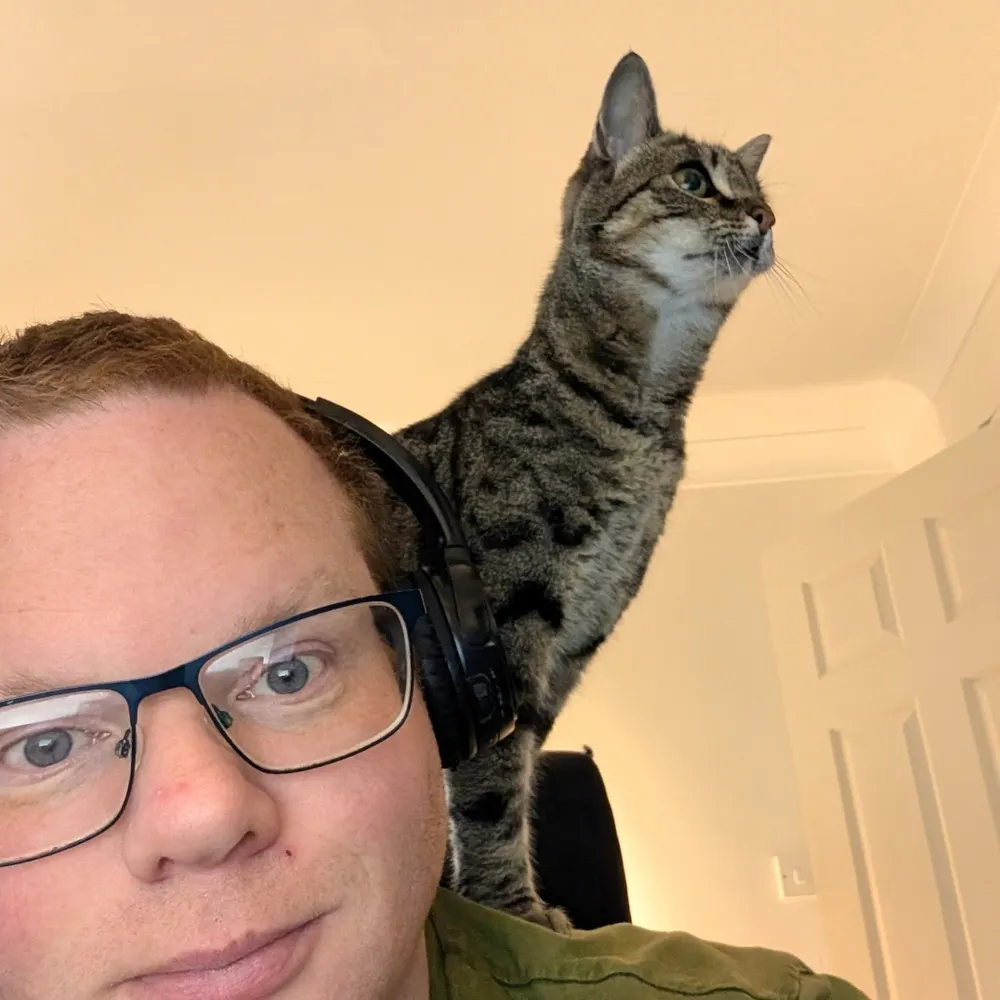 readyuser.one's profile picture