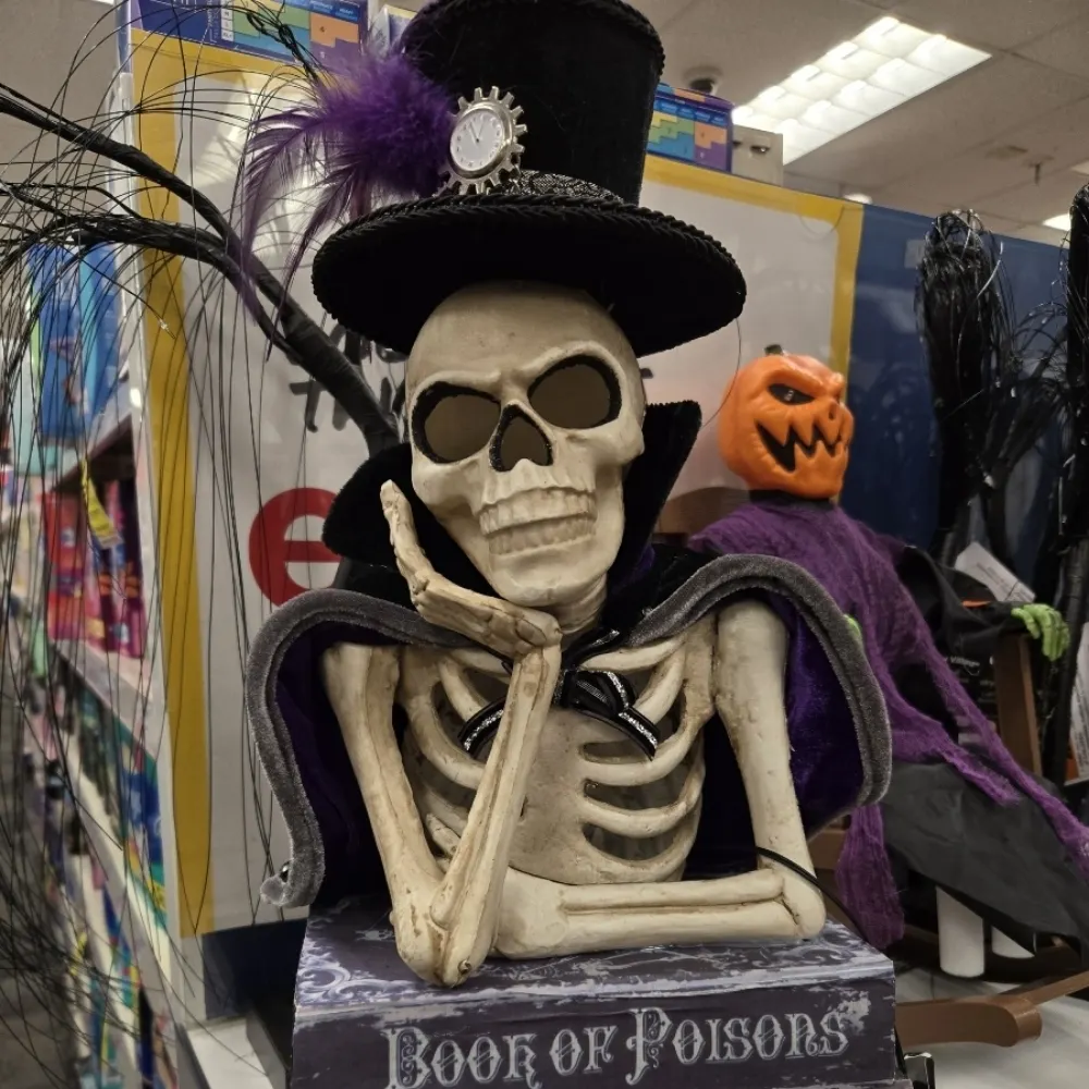 authorleslie.bsky.social's profile picture