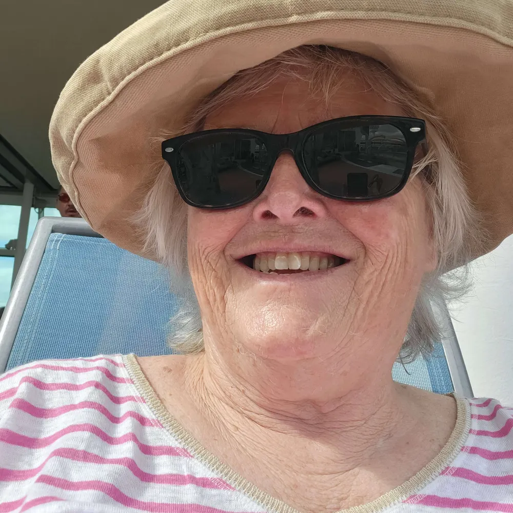 charming-t.bsky.social's profile picture