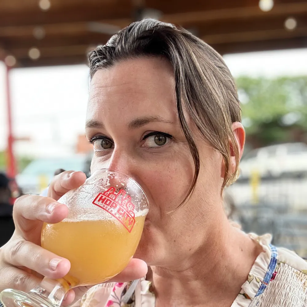 elliewing.bsky.social's profile picture