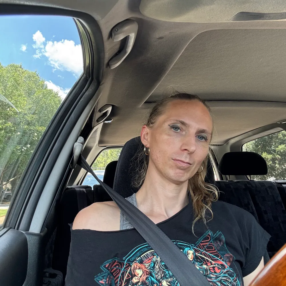 chaoticblue.bsky.social's profile picture