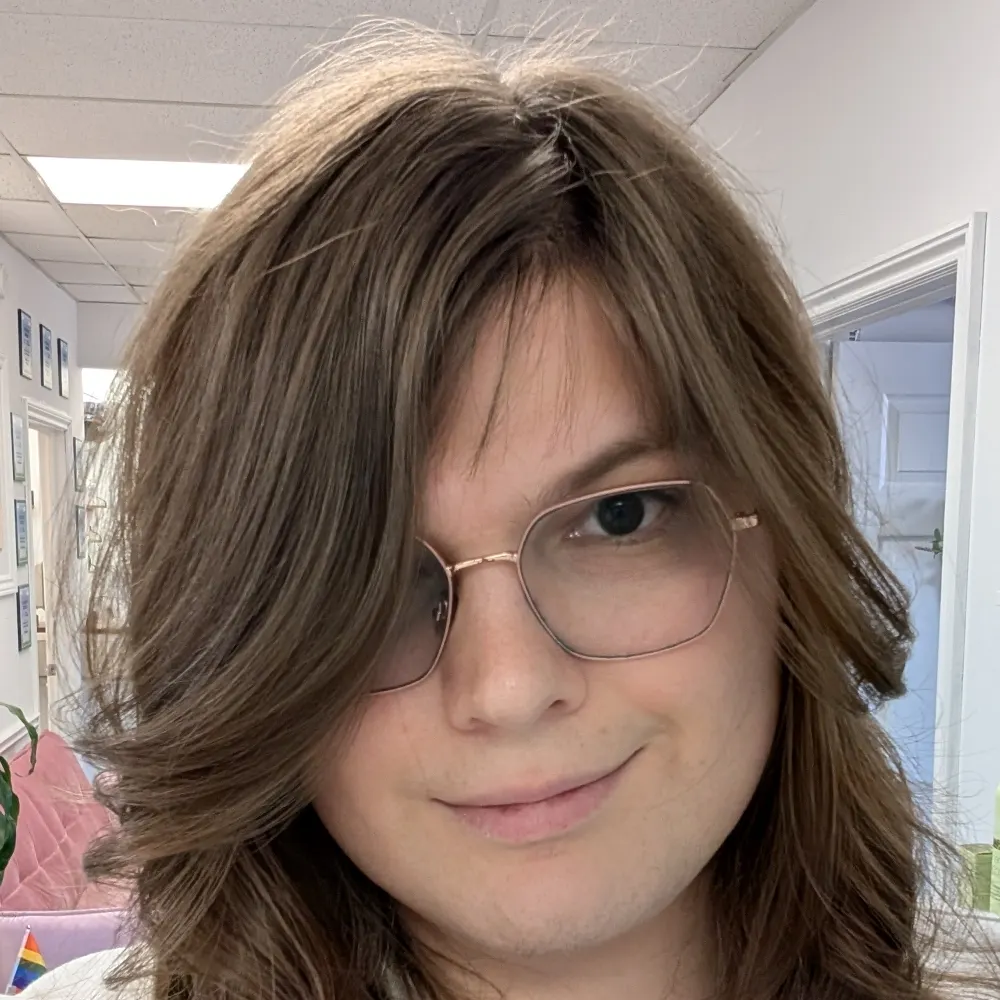 maeve.bsky.social's profile picture