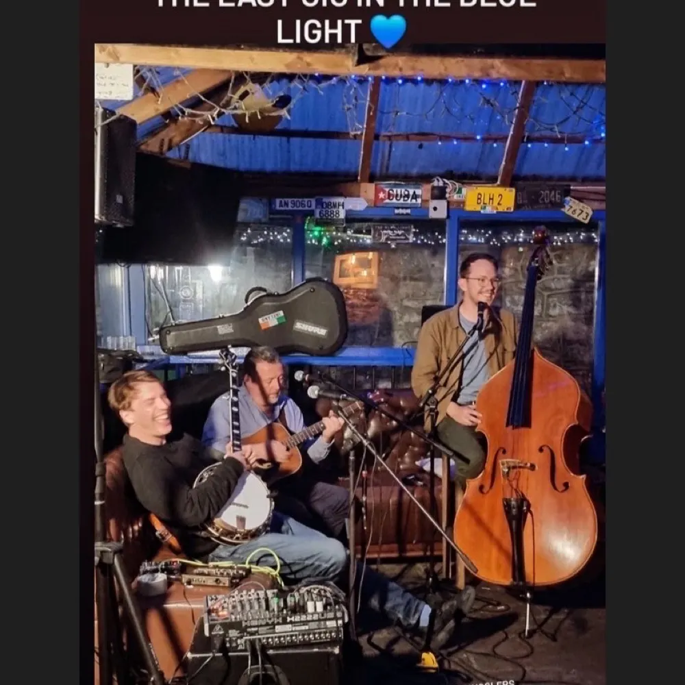 bluelightsmugglers.bsky.social's profile picture