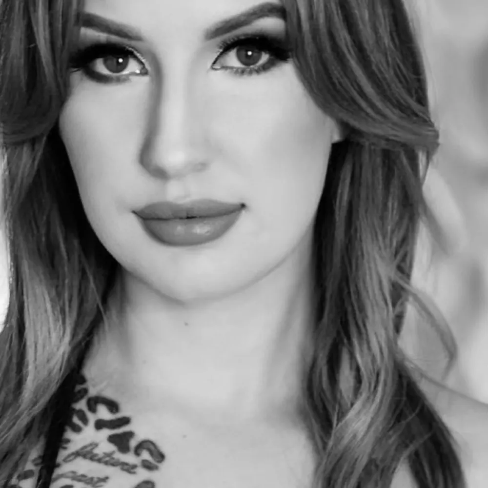 moniqe.bsky.social's profile picture