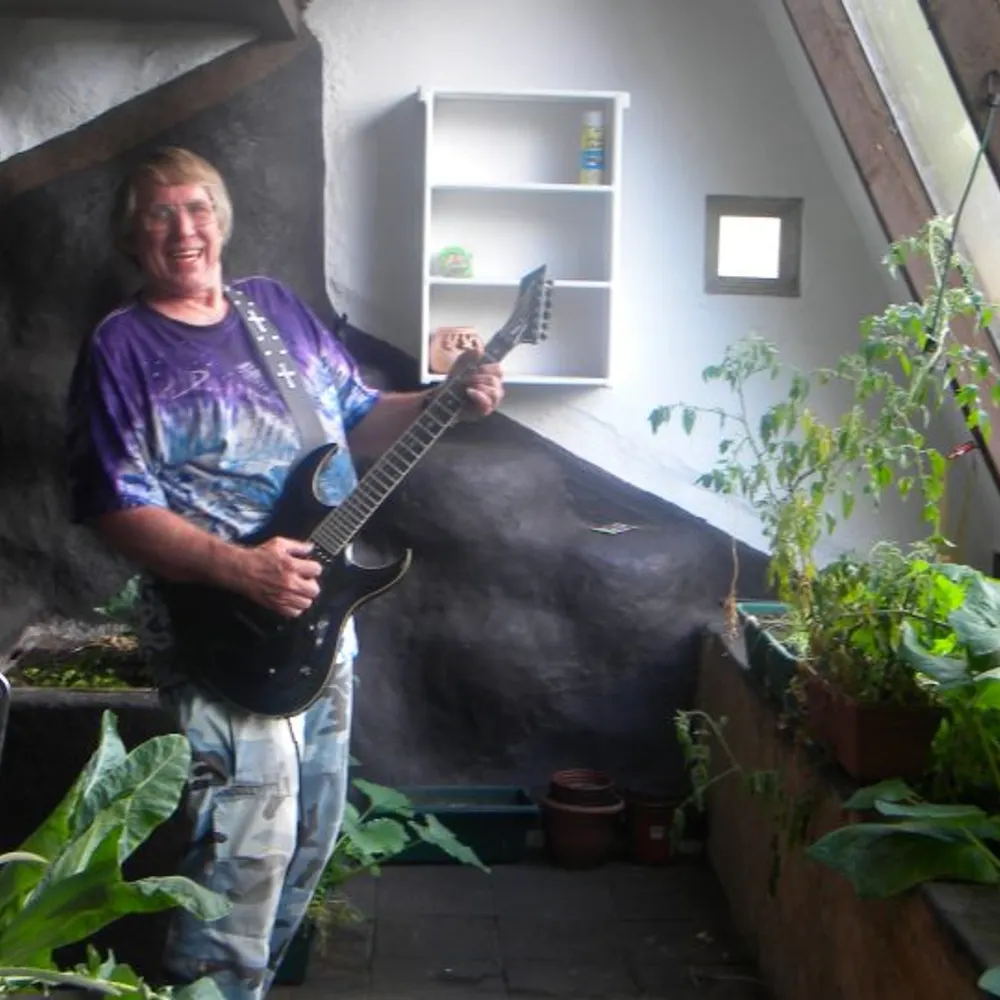 moguitar1.bsky.social's profile picture