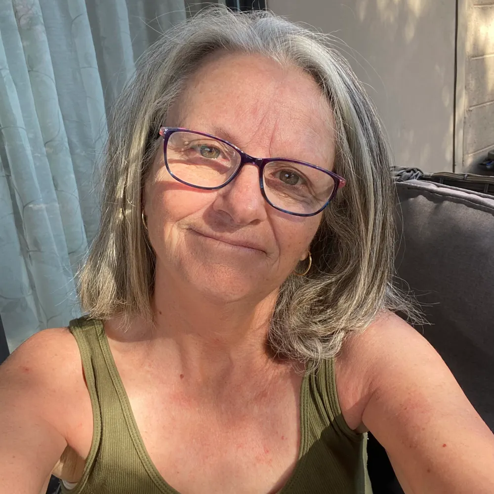 naninaz76.bsky.social's profile picture