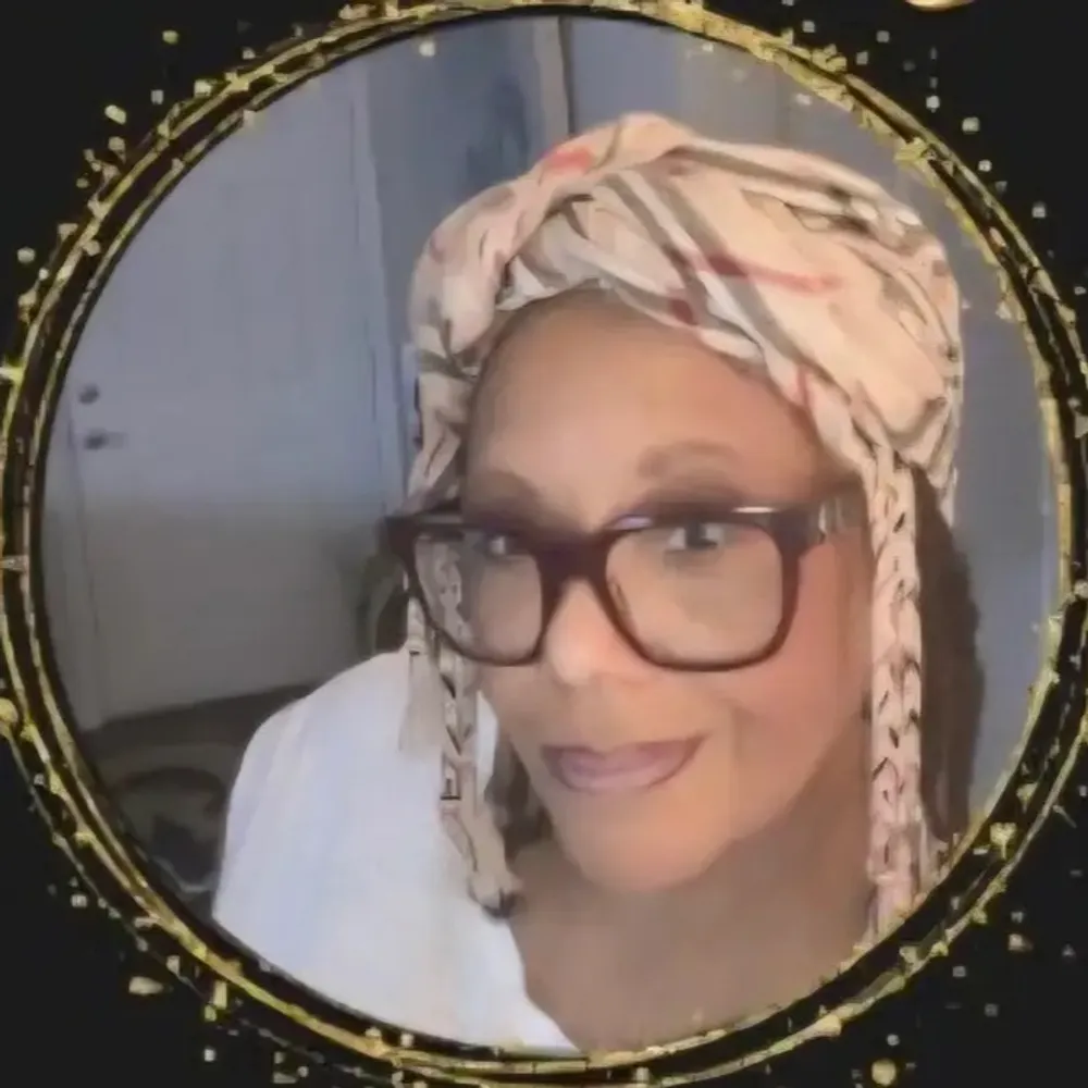 cece14.bsky.social's profile picture