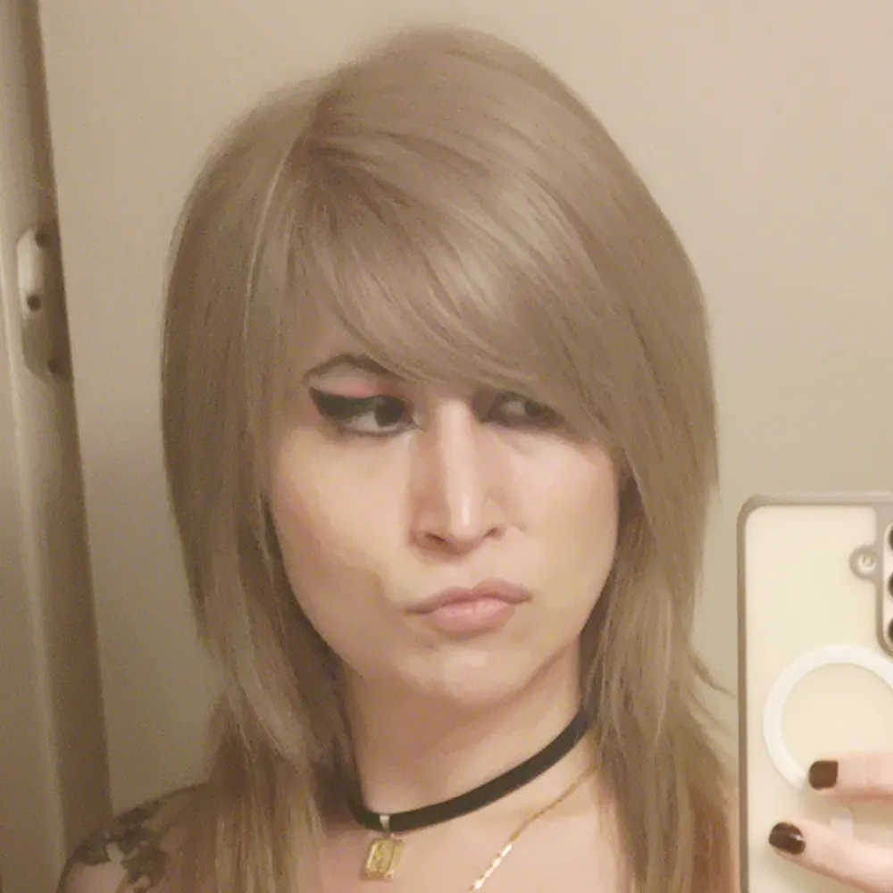 emoprincessivy.bsky.social's profile picture