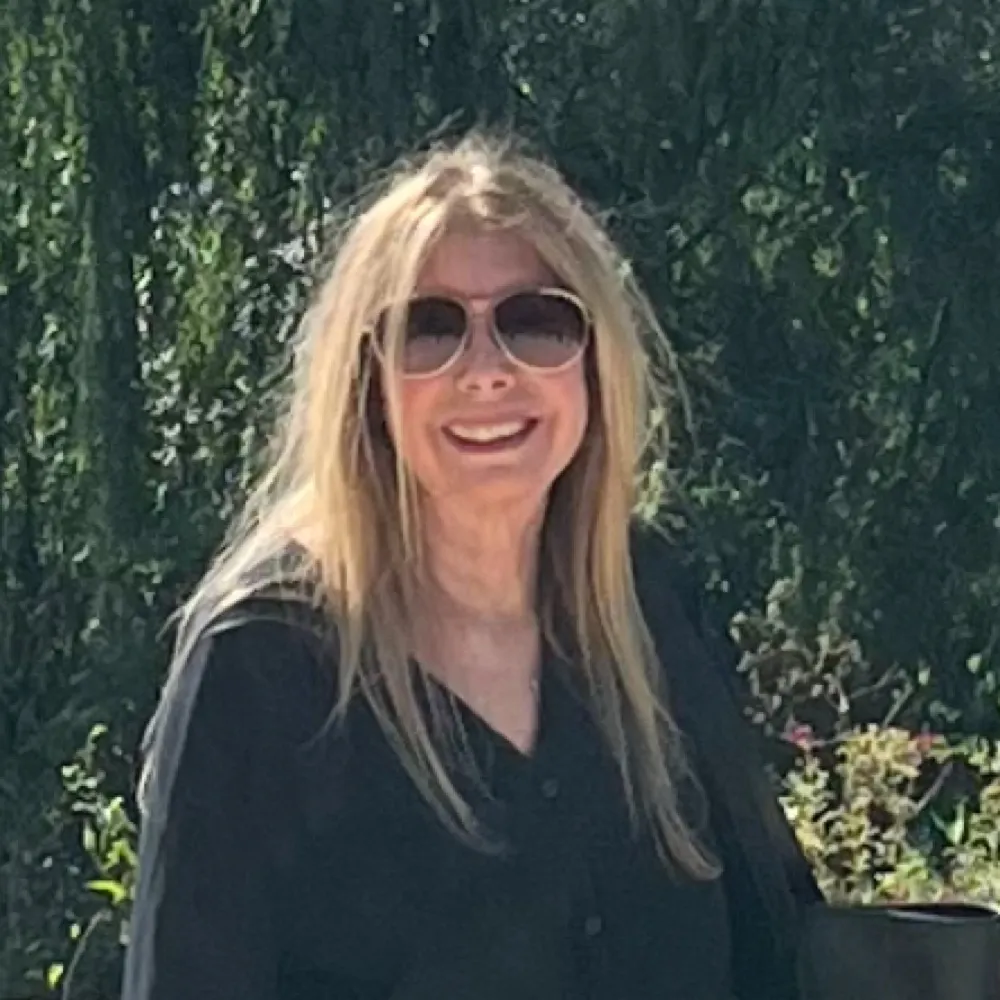 debcombs14.bsky.social's profile picture