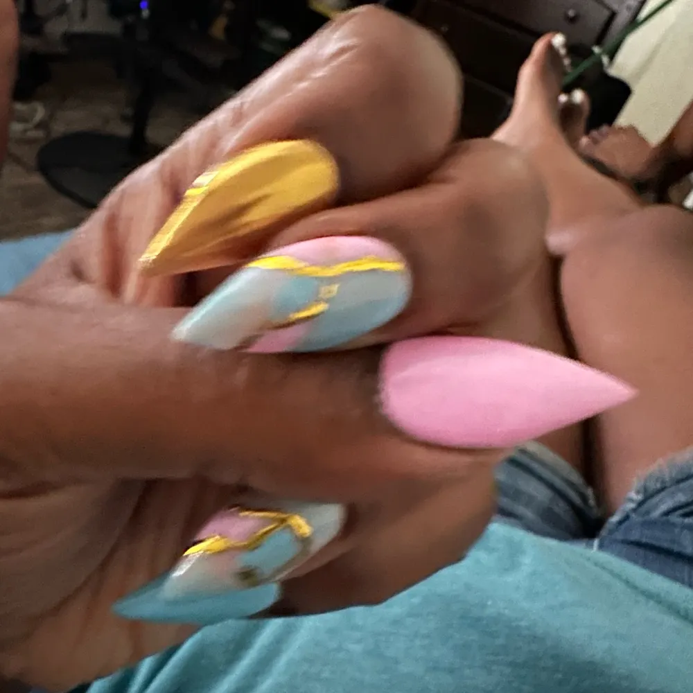 rhodeodryve.bsky.social's profile picture