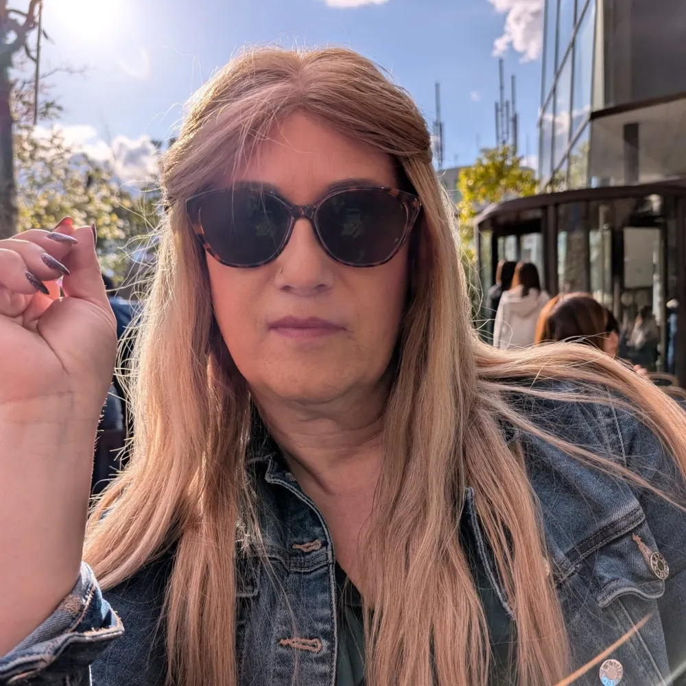 carlyasilvers.bsky.social's profile picture