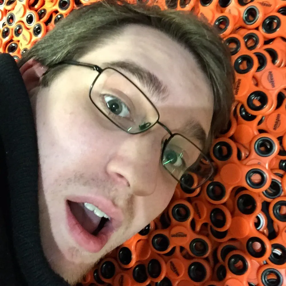 rockleesmiletv.bsky.social's profile picture