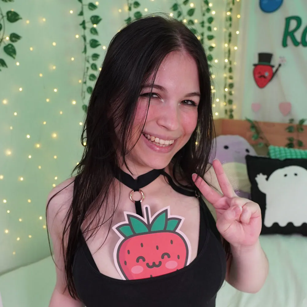 rawstrawberry.bsky.social's profile picture