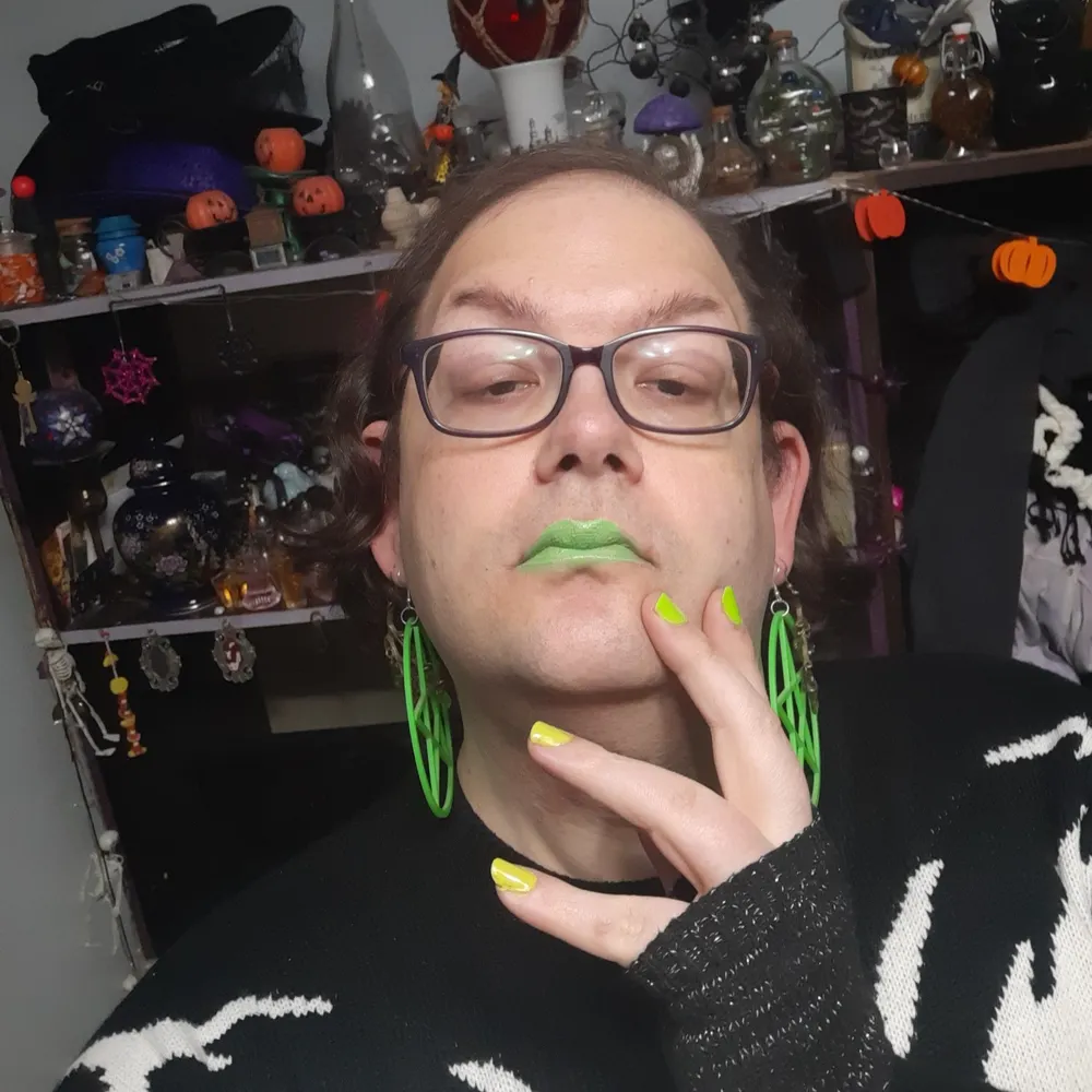 thelavenderwitch.bsky.social's profile picture