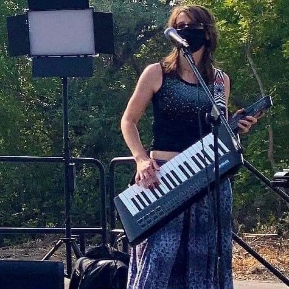 redshiftsinger.bsky.social's profile picture