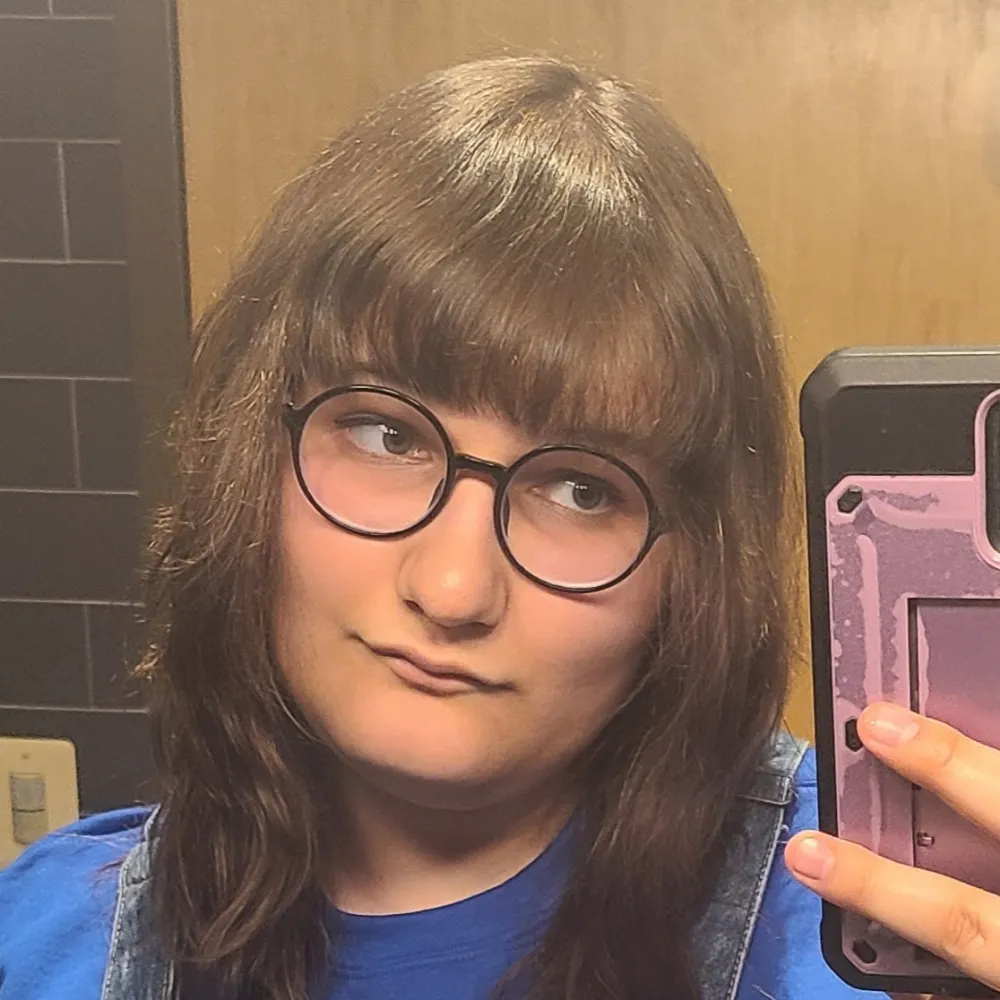 hatboxapril.bsky.social's profile picture