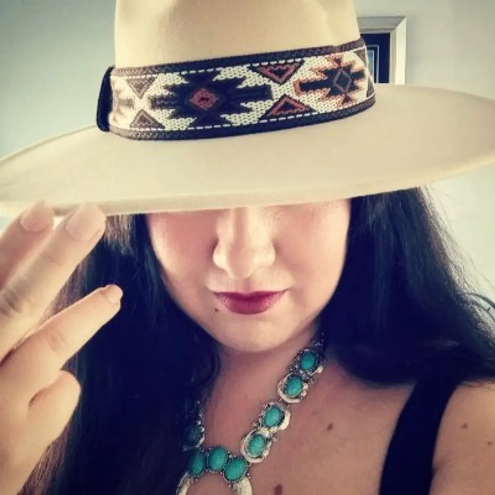 alinahdee.bsky.social's profile picture