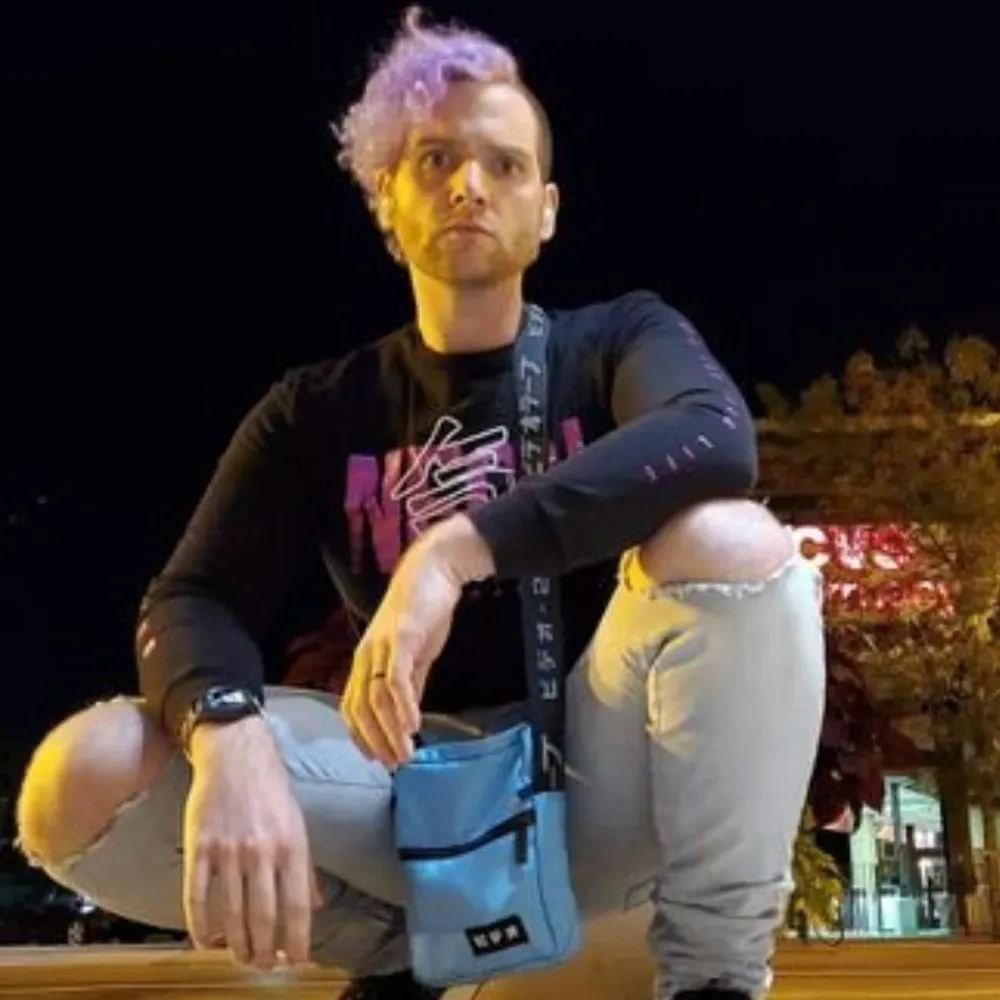 sam.robotsfightingdinosaurs.com's profile picture