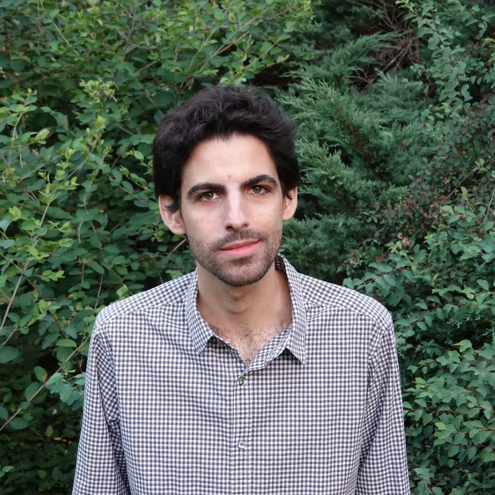 zachschonfeld.bsky.social's profile picture