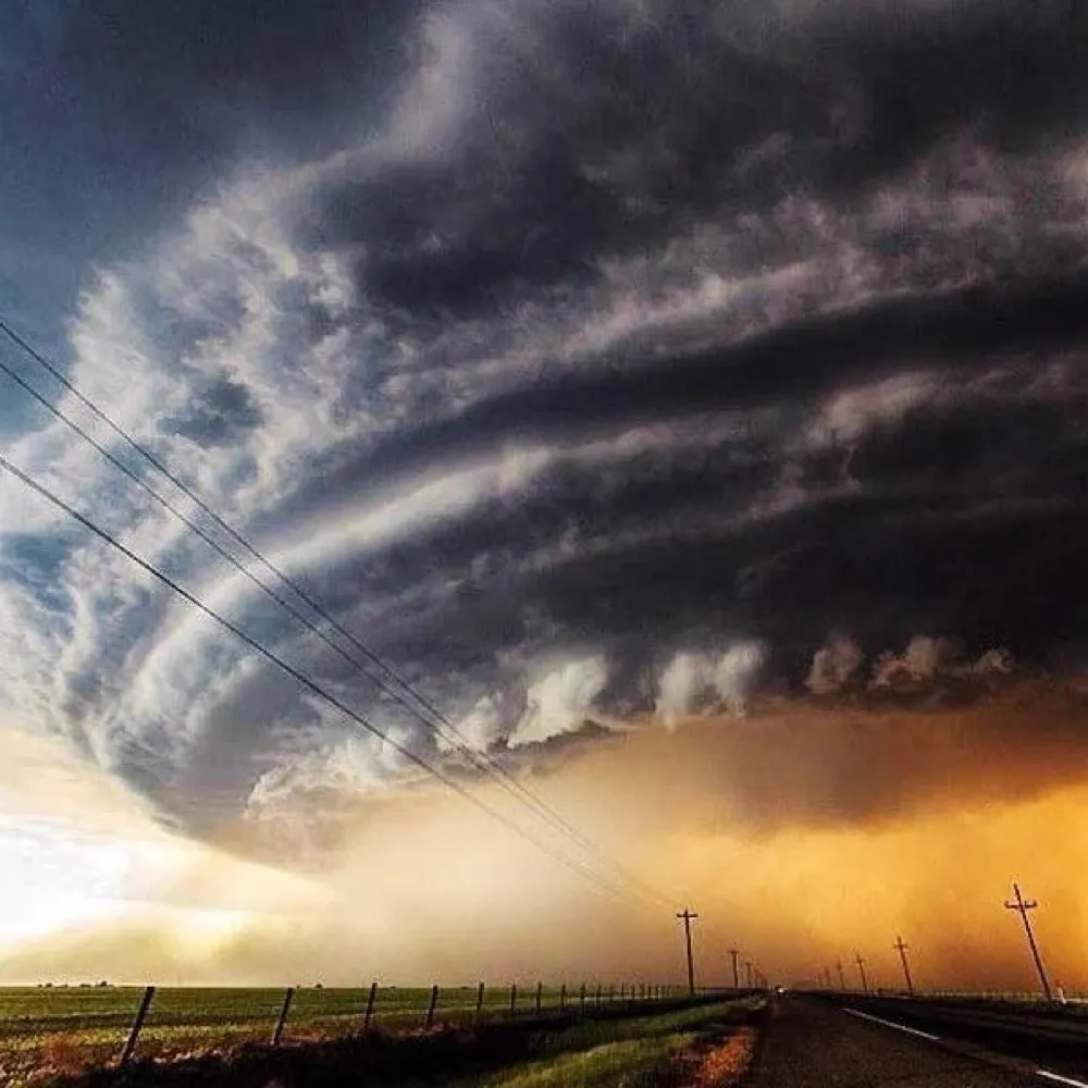 thunderstorming.bsky.social's profile picture