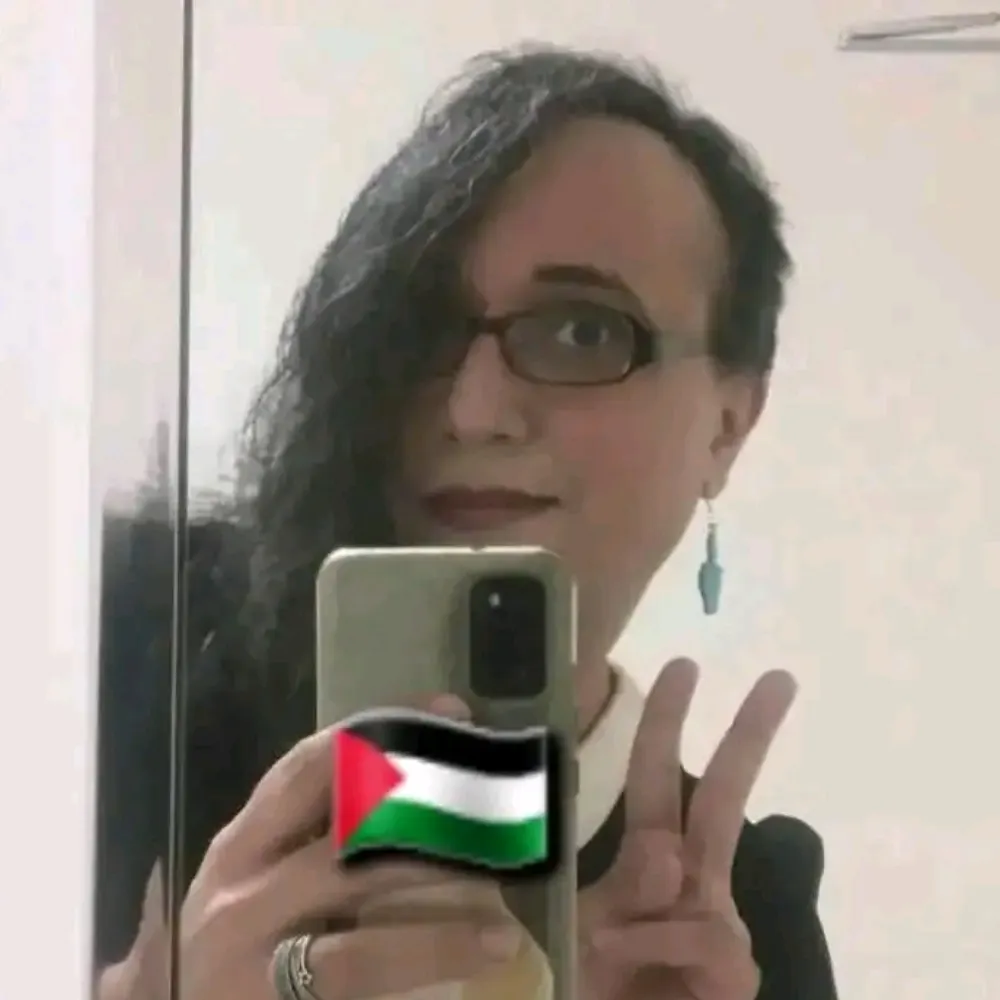 that-lady-charlie.bsky.social's profile picture