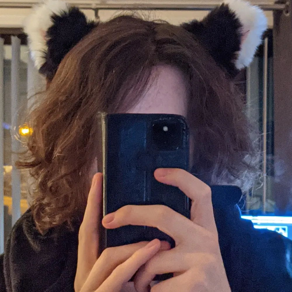 possiblefemboy.bsky.social's profile picture