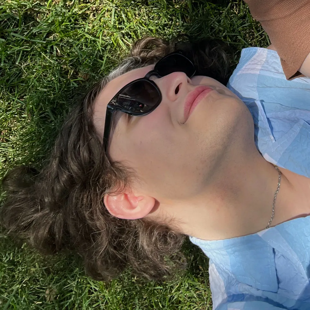 astruckpersonn.bsky.social's profile picture