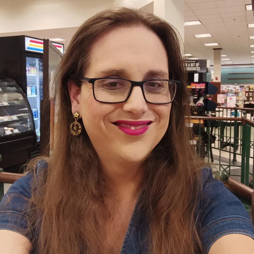 nicolesatterfield.bsky.social's profile picture