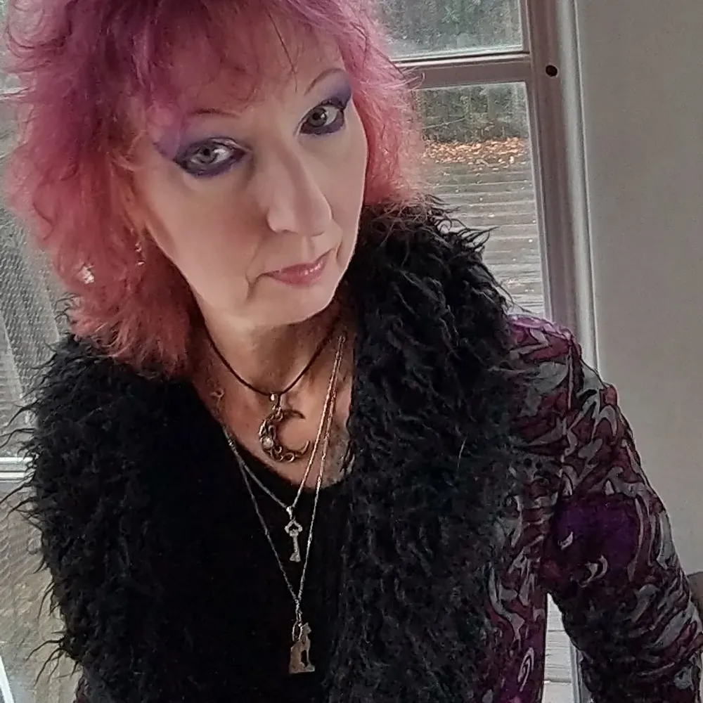 akaglamtasm.bsky.social's profile picture