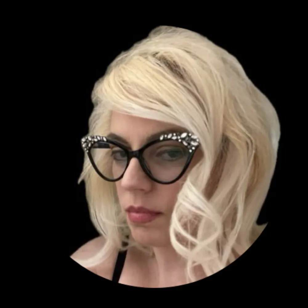 queenbeejdl.bsky.social's profile picture