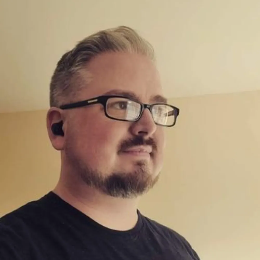 neveronbrand.bsky.social's profile picture