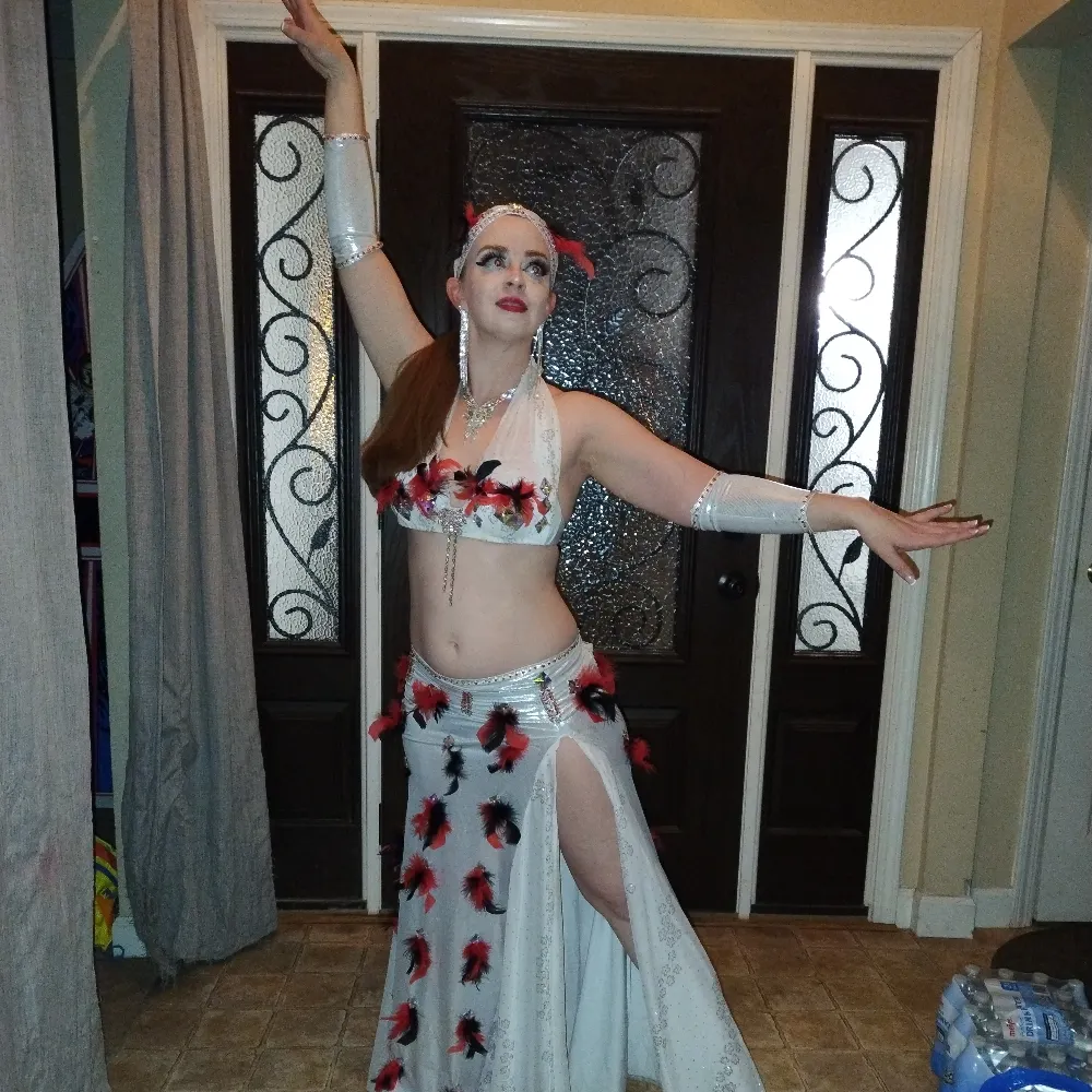 laurentbellydance.bsky.social's profile picture