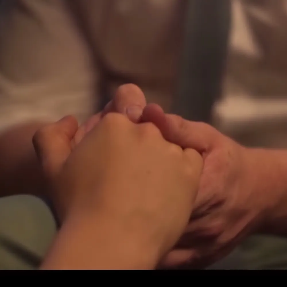 julees24.bsky.social's profile picture