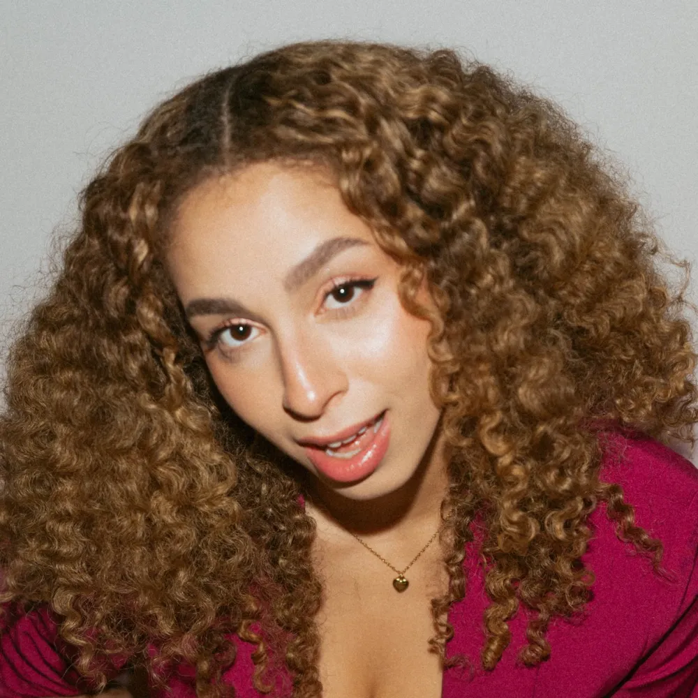 ravenreveals.bsky.social's profile picture